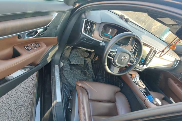 Used Volvo S90 2022 B5 Zhiyuan Luxury Edition
