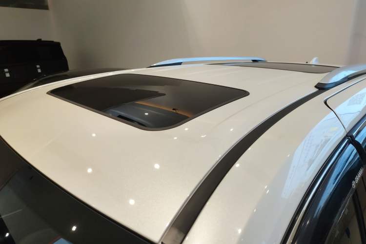 Used Toyota Granvia 2023 2.5L Hybrid Flagship VIP Edition