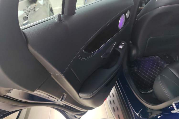 Used Mercedes-Benz GLC 2018 GLC 260 4MATIC Luxury Model
