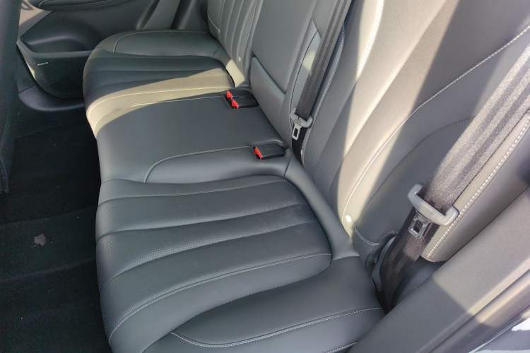 Used Roewe RX5 MAX 2022 1.5T Automatic Zhiwei Prestige Edition