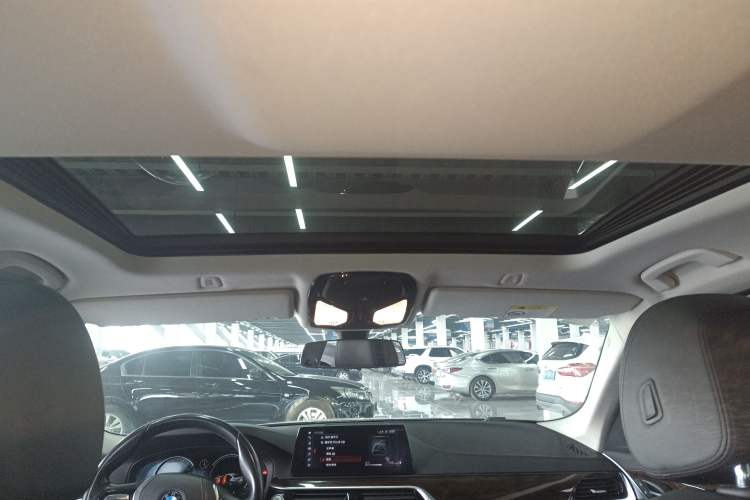 Used BMW 5 Series 2018 525Li Luxury Package