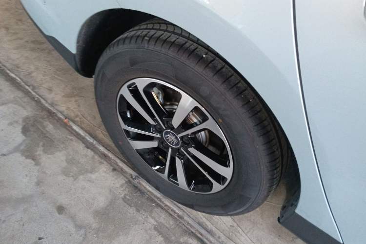 Used BYD Qin PLUS 2025 DM-i Smart Drive 120KM Superior Model
