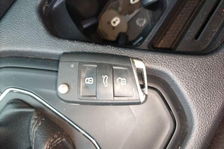 Used Volkswagen Tiguan L 2017 330TSI Automatic Two-Wheel Drive Luxury Edition
