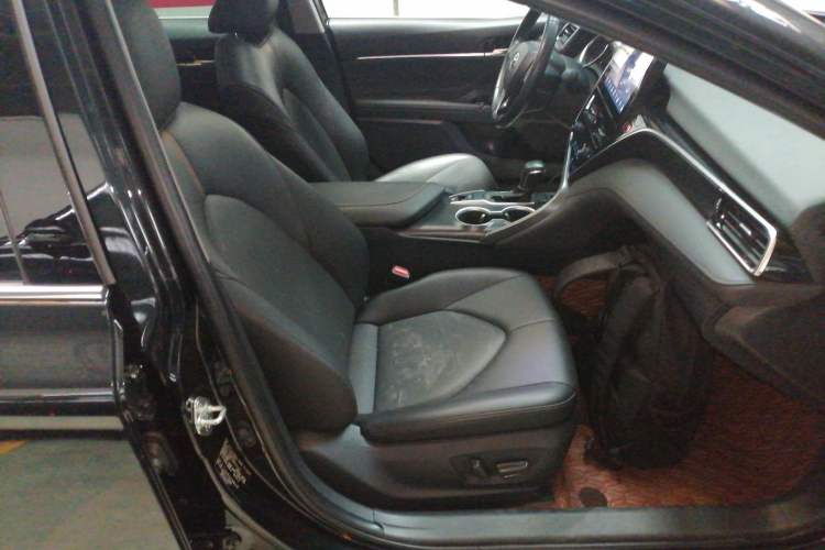 Used Toyota Camry 2023 2.0G Luxury Edition