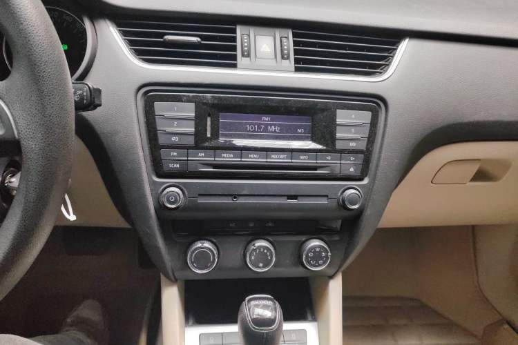 Used Skoda Octavia 2015 1.6L Automatic Yijie Edition
