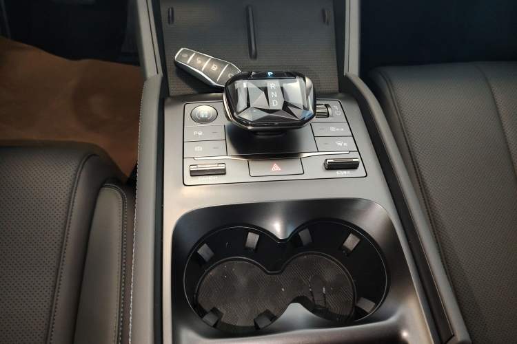 Used BYD Qin L 2025 DM-i Smart Drive 80KM Leading Model
