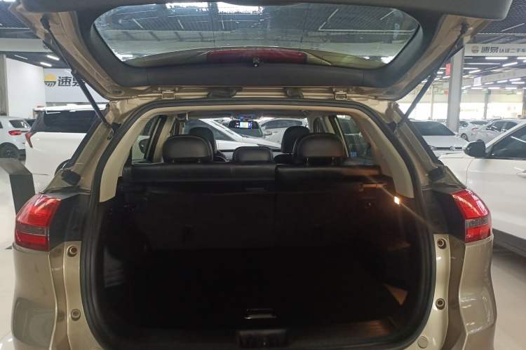 Used Geely Auto Emgrand X7 Sport 2016 1.8TD Automatic ZhiShang Model
