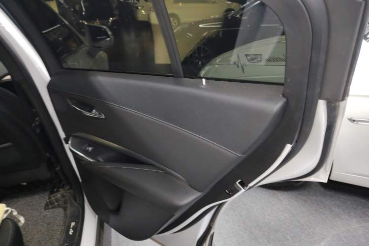 Used Cadillac XT4 2020 28T Two-Wheel-Drive Leading Version
