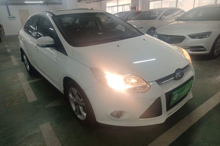 Used Ford Focus 2012 Sedan 1.6L Automatic Fashion Edition
