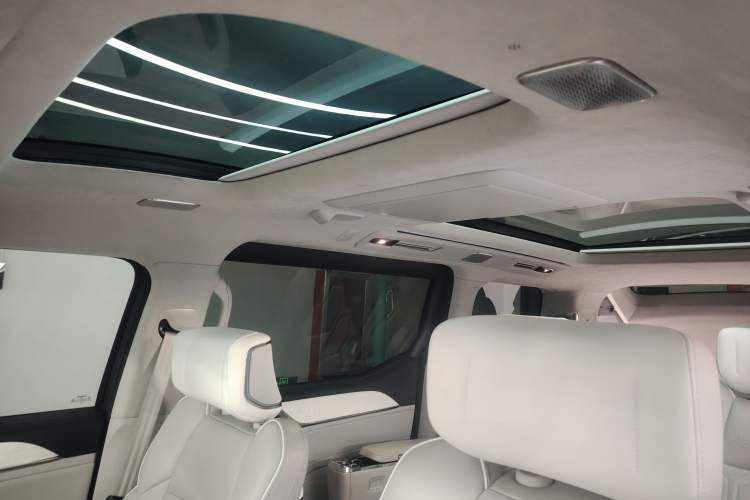 Used Volvo EM90 2025 Ultra Six-Seater