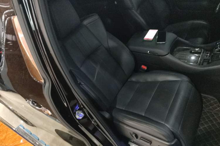 Used Toyota Vellfire 2023 Crown Dual-Engine 2.5L HV Prestige Edition