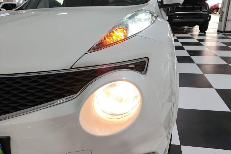 Used Infiniti ESQ 2014 1.6L Spontaneous Edition
