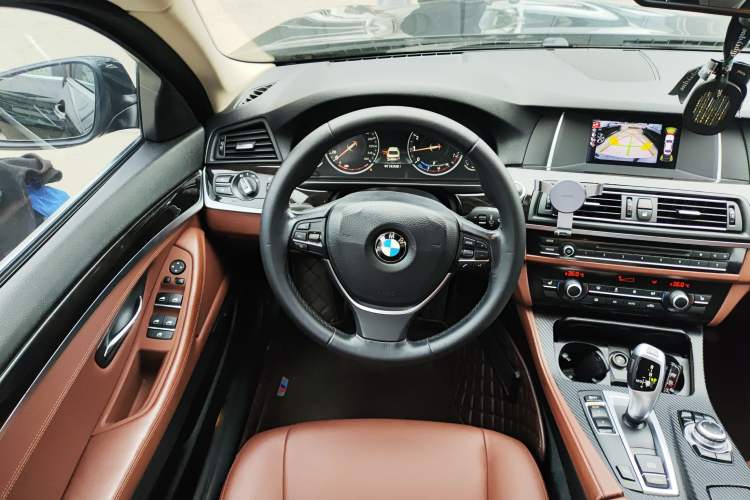 Used BMW 5 Series 2017 525Li Leading Model
