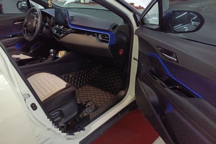 Used Toyota C-HR 2018 2.0L Luxury Sunroof Version China VI Standard
