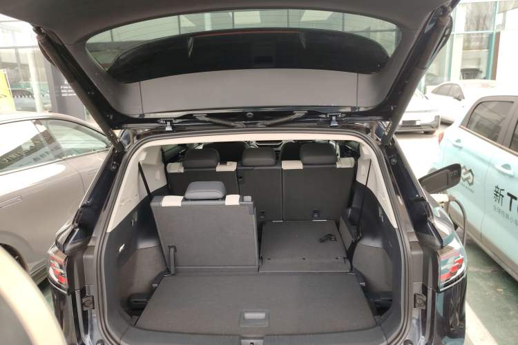 Used Volkswagen ID.6 CROZZ 2021 Long-Range PRO Edition
