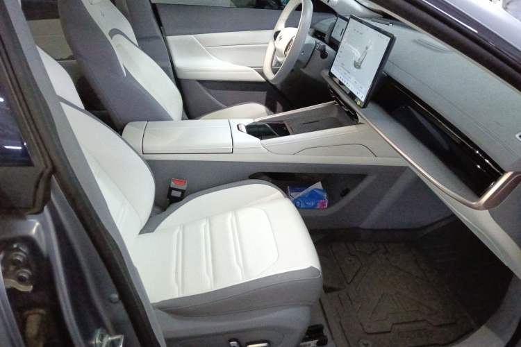 Used  eπ007 2024 Pure Electric 540 All-Wheel Drive Max Edition
