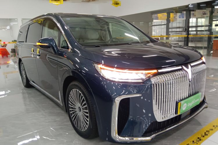 Used VOYAH Dream 2025 PHEV Four-Wheel-Drive Flagship Kunpeng Edition
