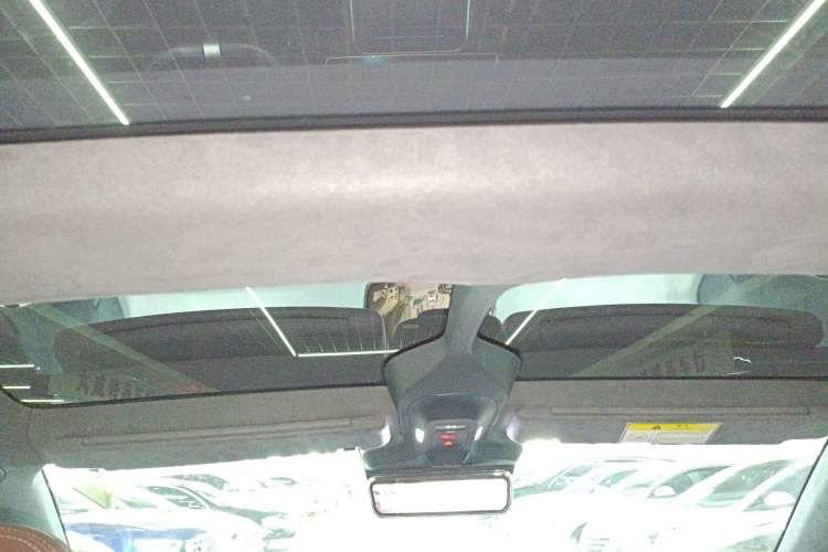 Used  11 2022 Long-Range Dual-Motor Version 4 Seats