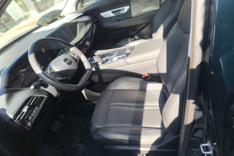 Used Dongfeng Aeolus Huge 2022 Mach Dual-Motor 1.5T MHD Dare-to-Dream Edition