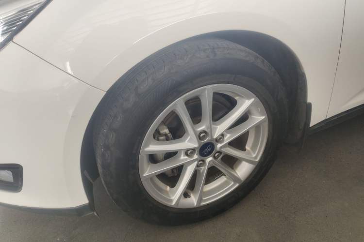 Used Ford Focus 2018 Hatchback Classic 1.6L Automatic Trendy SmartDrive Edition