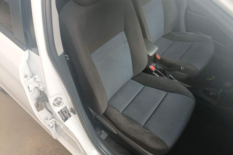 Used Toyota YARiS L 2019 1.5E CVT Dynamic Edition China VI compliant