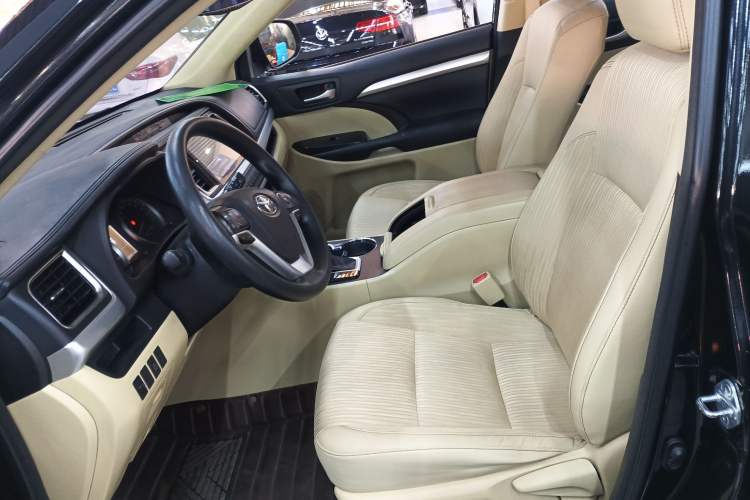 Used Toyota Highlander 2018 2.0T Two-Wheel Drive Elite Edition 5 Seats Emission Standard China V