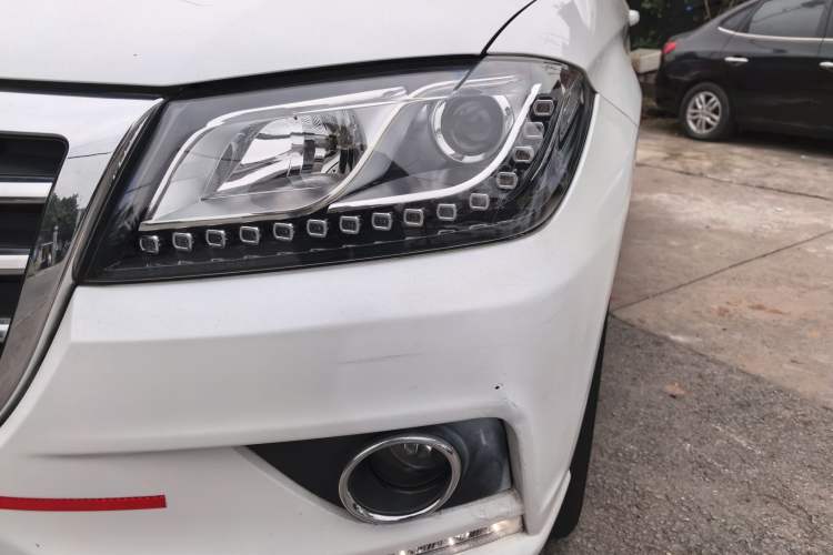 Used Haval H2 2018 1.5T Dual-Clutch Two-Wheel Drive Fashion Model China VI Standard