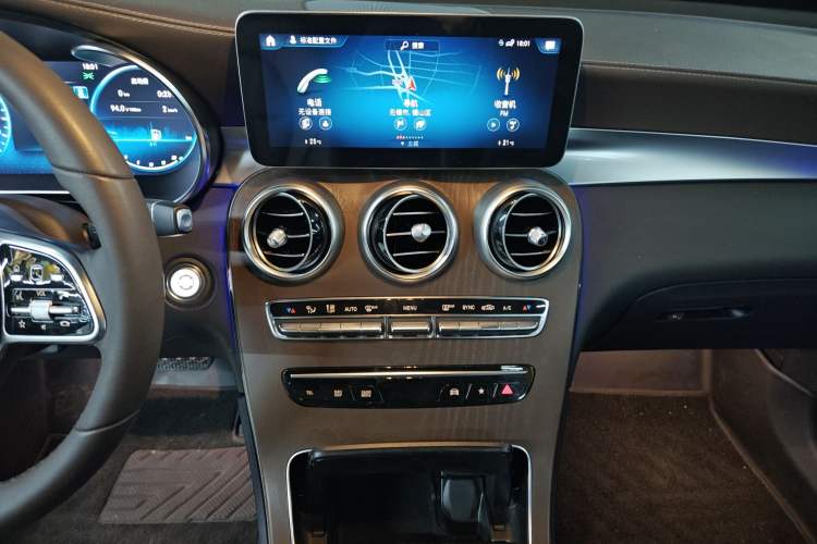 Used Mercedes-Benz GLC 2020 Facelift GLC 260 L 4MATIC Luxury Edition
