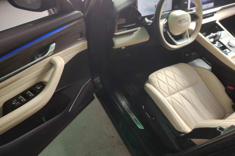 Used Geely Auto Monjaro L 2025 Dongfang Yao 2.0TD Automatic All-Wheel-Drive Wangyue Edition
