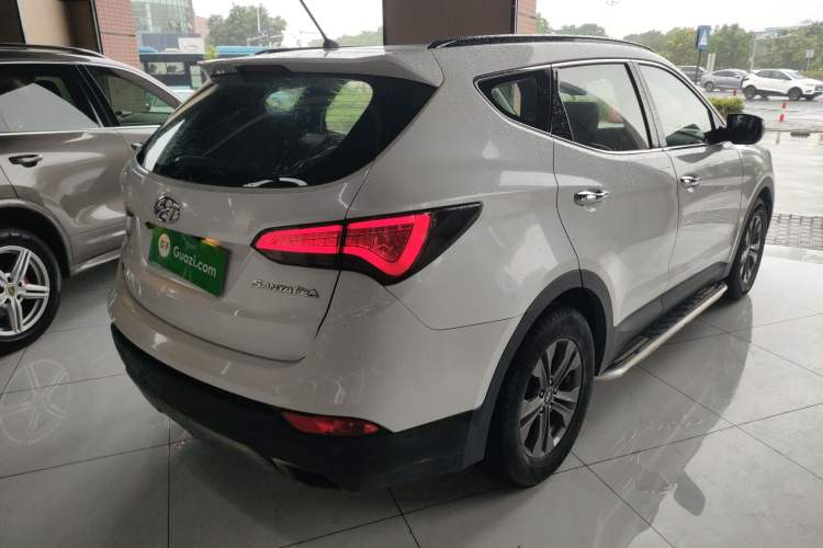 Used Hyundai Santa Fe 2013 2.4L Automatic Two-Wheel Drive Smart Version