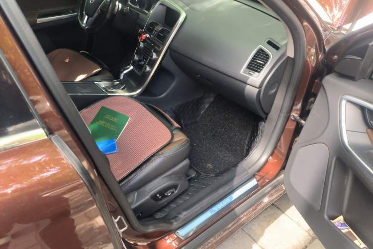 Used Volvo XC60 2015 T5 Smart Upgrade Model
