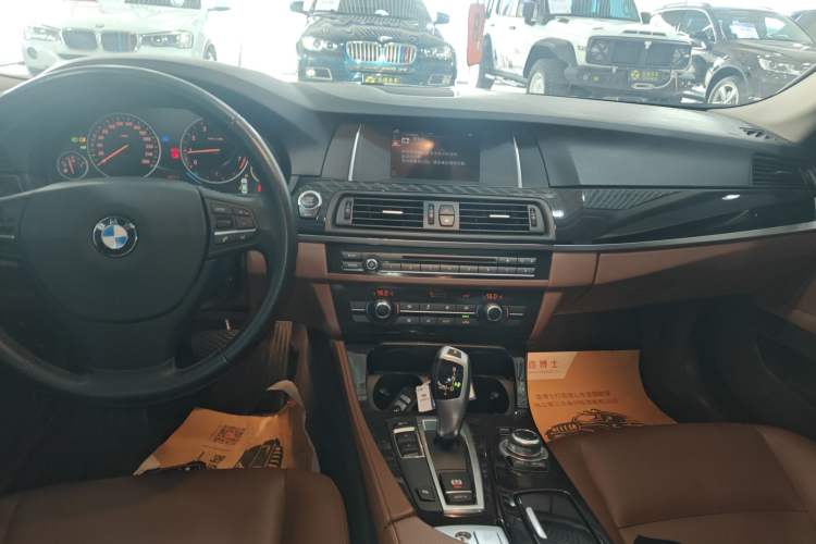 Used BMW 5 Series 2014 520Li Elegant Model
