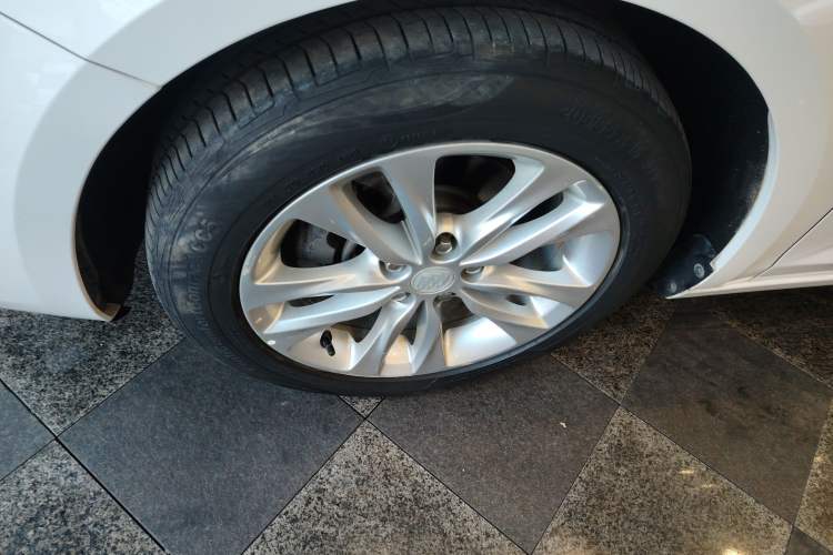 Used Buick Verano 2019 Sedan 20T Dual-Clutch Leading Model
