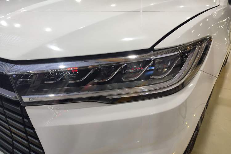 Used BYD Qin New Energy 2019 High-Range Luxury Model