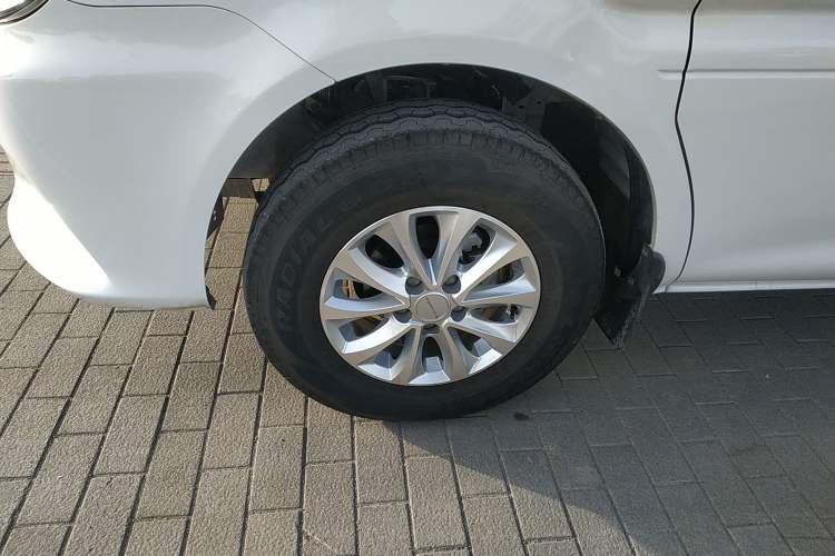 Used FORTHING Lingzhi M5 2022 Standard Version Base Model 7 Seats