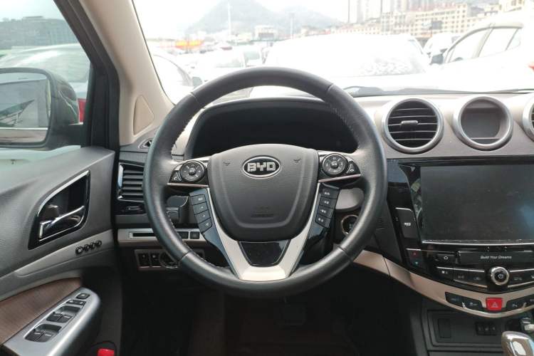 Used BYD S7 2015 2.0T Upgraded Automatic Flagship Version