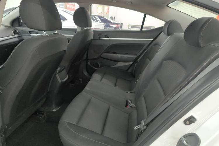 Used Hyundai Elantra 2016 1.6L Automatic ZhiXuan – Elite Version