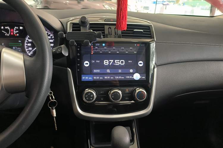 Used Nissan Tiida 2016 1.6L CVT Cool Dynamic Edition
