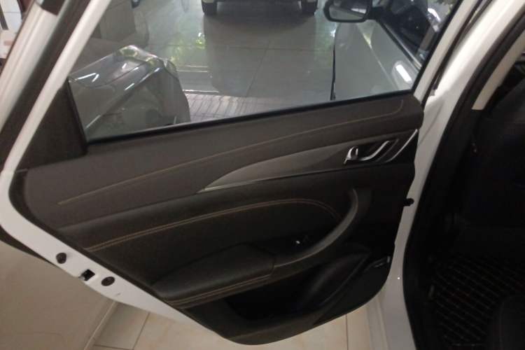 Used Changan Eado 2019 High-Energy Edition 1.6L GDI Manual Pioneer Model China VI Standard
