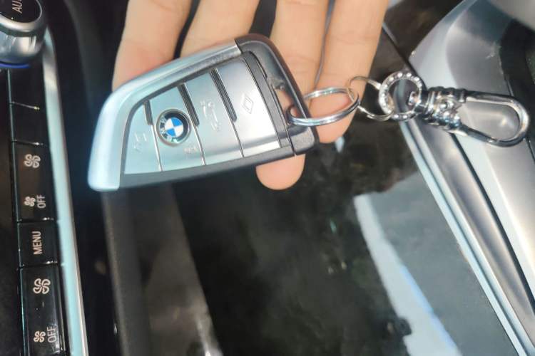 Used BMW 5 Series 2022 Second Facelift 525Li Luxury Package
