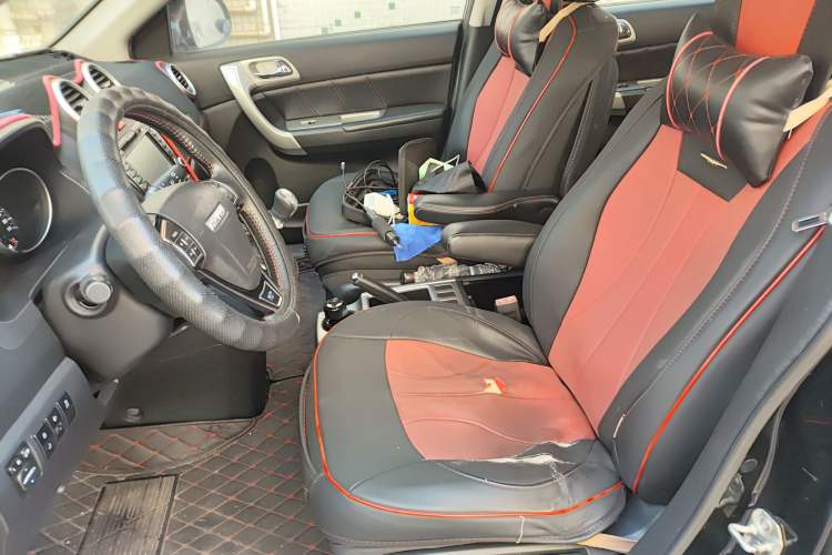 Used Haval H6 2015 Upgraded Model 1.5T Manual Two-Wheel Drive Elite Version
