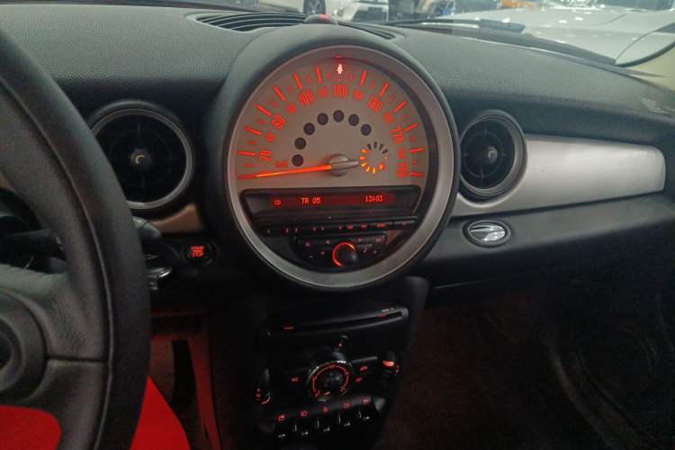 Used  MINI 2011 1.6L ONE
