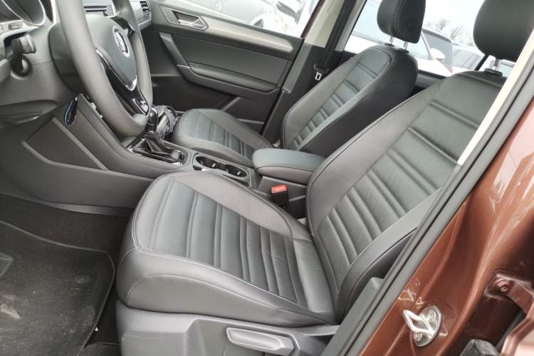 Used Volkswagen Touran 2016 Volkswagen Touran L 280TSI DSG Comfort Edition
