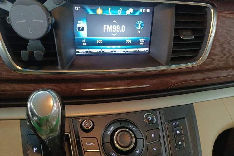 Used Buick GL8 2018 28T Luxury Model China VI Standard
