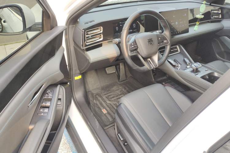 Used BYD Qin L 2024 DM-i 120KM Leading Model
