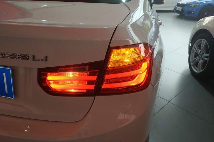 Used BMW 3 Series 2014 328Li Fashion Model
