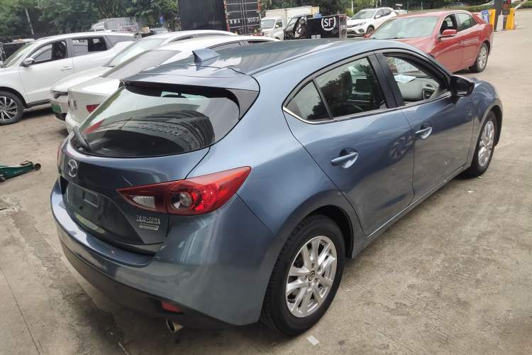 Used Mazda Mazda 3 Axela 2014 Hatchback 1.5L Automatic Luxury Model
