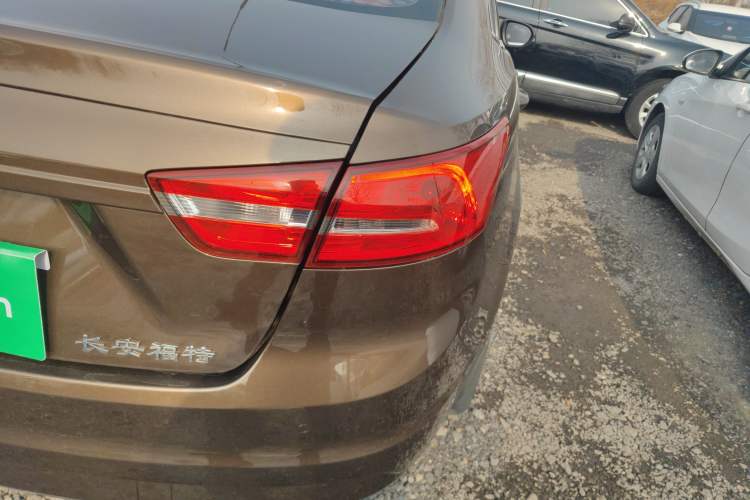 Used Ford Escort 2015 1.5L Automatic Comfort Edition
