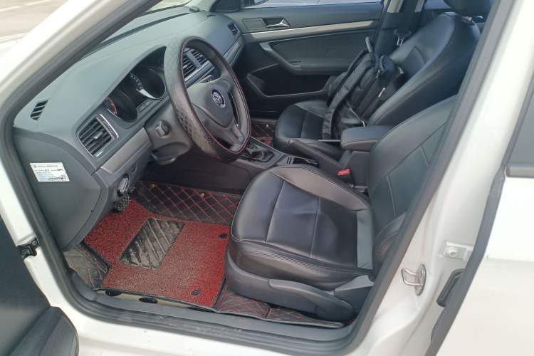 Used Volkswagen Lavida 2018 Classic 1.5L Automatic Fashion Edition China VI Standard
