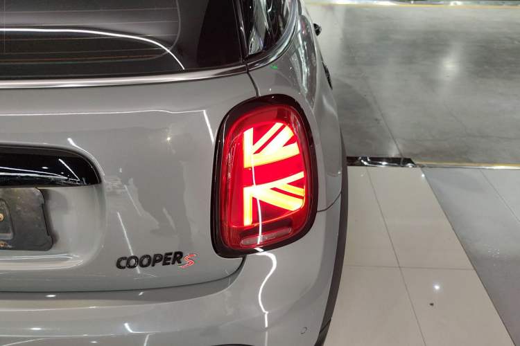 Used MINI MINI 2023 2.0T COOPER S Artist